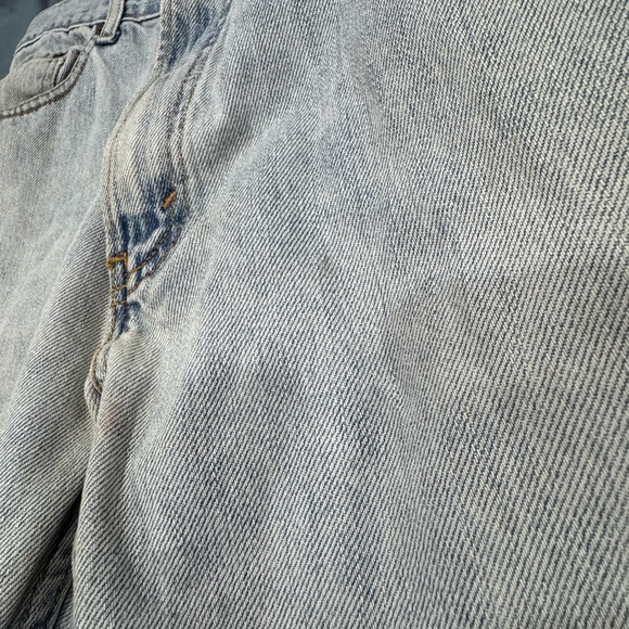 Vintage Levi's Men's Classic Light Blue Straight Jeans - Picture 11 of 16